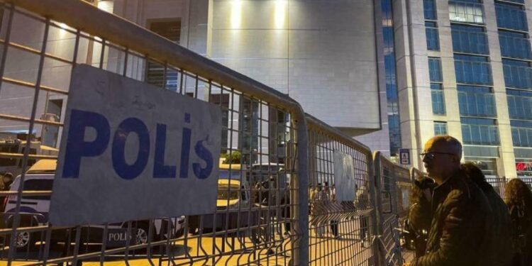 CHP'li başkanlar: Cezalandırılan biz değil, bizzat milletimiz