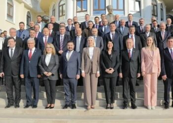 CHP’li belediye başkanlarından İmamoğlu'na çağrı