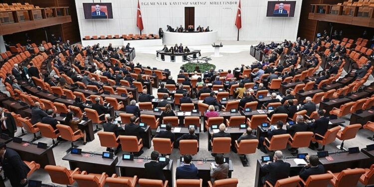 DEM Partili milletvekilleri: AKP halkı zehirliyor