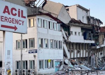 Depreme dayanıksızlar, insan hayatından tasarruf olmaz