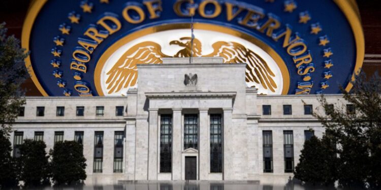 Dünyanın Bir Numaralı Merkez Bankası'nda Şok! Eski Danışman Tutuklandı! Ticari Sırları O Ülkeyle Paylaşmış