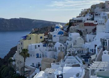 Ege'de artan depremler Yunanistan turizmini tehdit ediyor