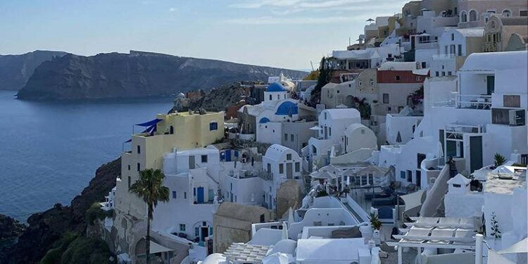 Ege'de artan depremler Yunanistan turizmini tehdit ediyor