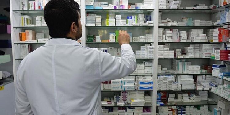 Ekonomik zorluklar, ilaç stoklarını darboğaza sürüklüyor