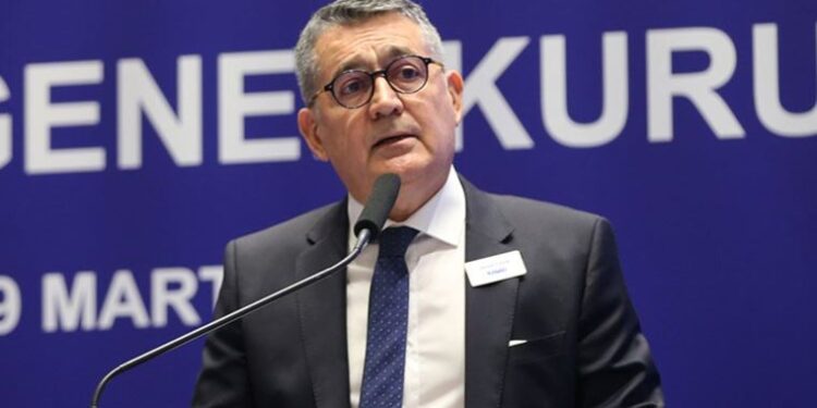 Eleştiriyi susturma çabası hukuk değil, keyfiliktir