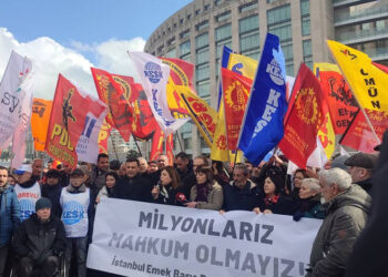 Ev baskınlarıyla gözaltına alınan 35 kişi için tutuklama talebi