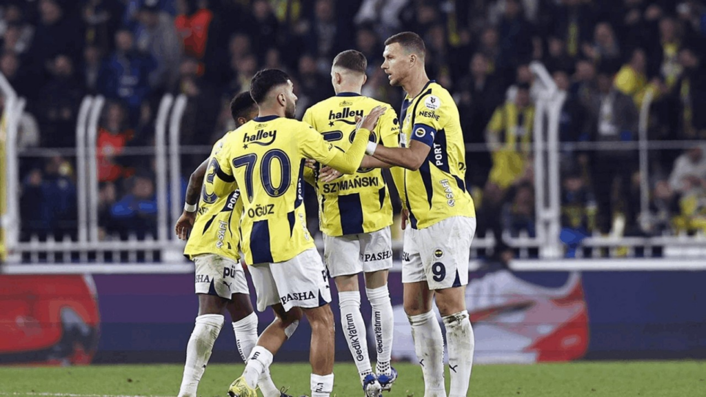 Fenerbahçe Dinlenmeden Top Başı Yaptı