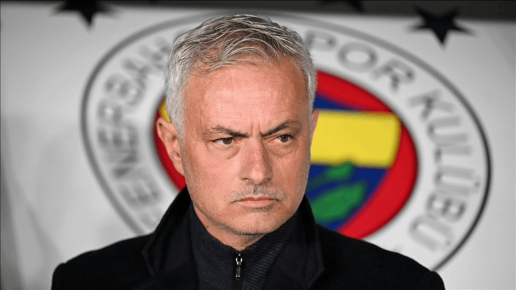 Fenerbahçe'de Kadro Dışı Kalan İsimden Mourinho'ya Mesaj