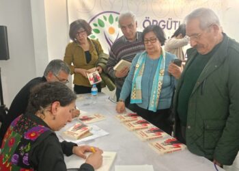 Figen Yüksekdağ'ın ‘Sınırsız Savunmalar’ kitabı için imza günü ve söyleşi