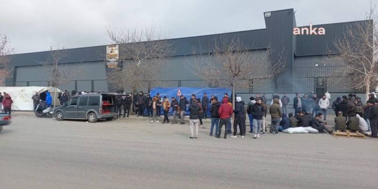 Gaziantep OSB’de 2 bin işçi greve çıktı; "Bu ücretle aç kalıyoruz!"