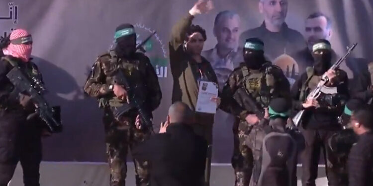 Hamas, İsrailli 3 rehineyi daha serbest bıraktı