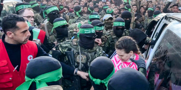 Hamas, rehine takasını süresiz olarak erteledi