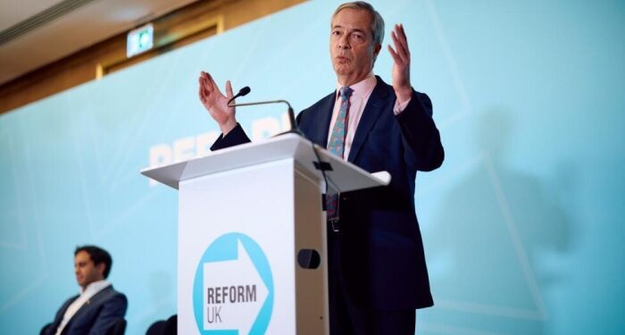 İNGİLTERE | Aşırı sağ anketlerde ilk sıraya yükseldi