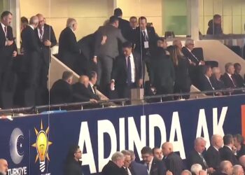 İYİ Parti heyeti AKP Kongresi’ni terk etti: ‘Dolandırıcılıktır’