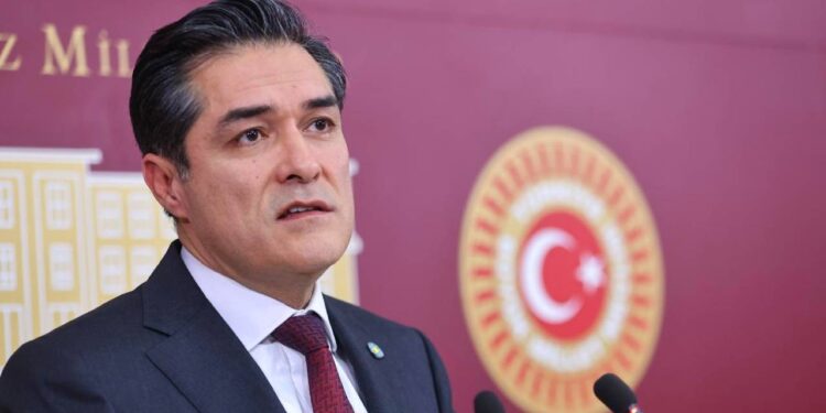 İYİ Partili Buğra Kavuncu'dan İktidara '6 Şubat' Tepkisi