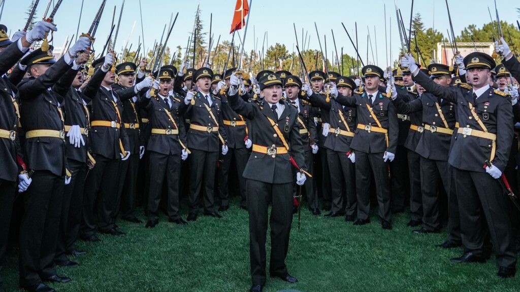 İhraç Kararına Karşı Hukuk Mücadelesi... O Teğmen Harekete Geçti