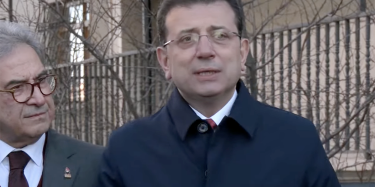 İmamoğlu: “Ben üniversite arkadaşlarımı çağırsam miting yaparım, ama adamın birisi tavla oynayacak kişi bulamaz!”