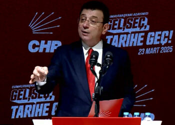 İmamoğlu: ”Şafak söküyor, tarihin en büyük hezimetini yaşayacaklar”