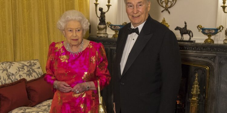 İsmaililerin manevi lideri milyarder Karim Aga Khan 88 yaşında hayatını kaybetti
