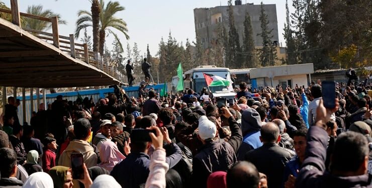 İsrail, dün salıverilmesi gereken Filistinli esirlerin serbest bırakılmasını askıya aldı