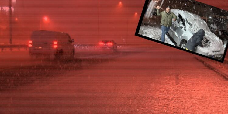 İstanbul Beyaza Büründü: Araçlar Yollarda Kaldı, Çocuklar Kara Doydu