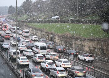 İstanbul’a 10 cm'ye kadar kar geliyor!