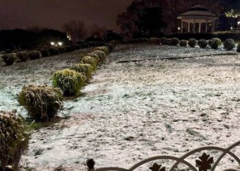 İstanbul'un bazı bölgelerinde kar yağışı etkili oluyor
