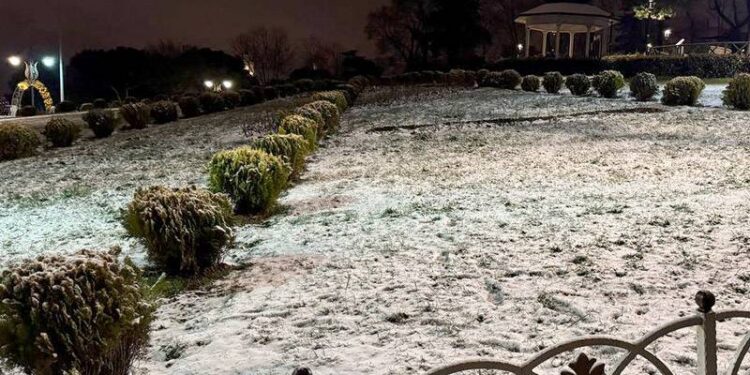 İstanbul'un bazı bölgelerinde kar yağışı etkili oluyor