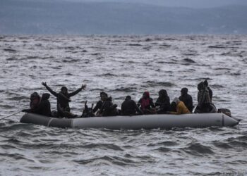 İzmir açıklarında altı düzensiz göçmen öldü