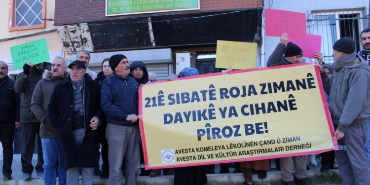 İzmir'de anadil etkinliği