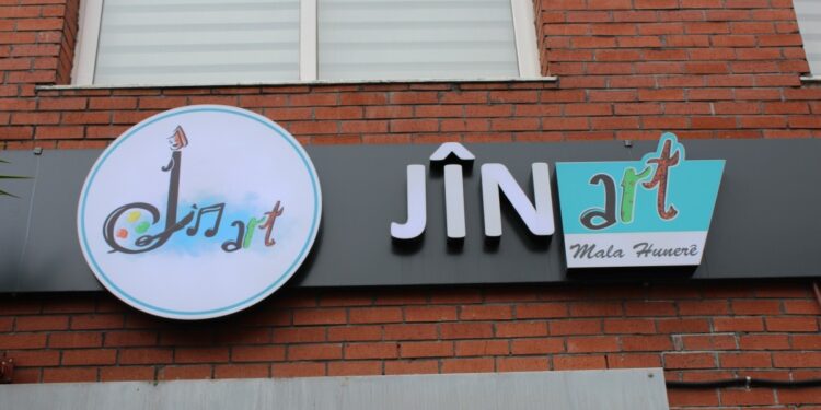 Jîn Art Sanat Evi'ne polis baskını