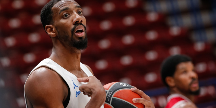Karşıyaka, Austin Hollins’i Renklerine Bağladı