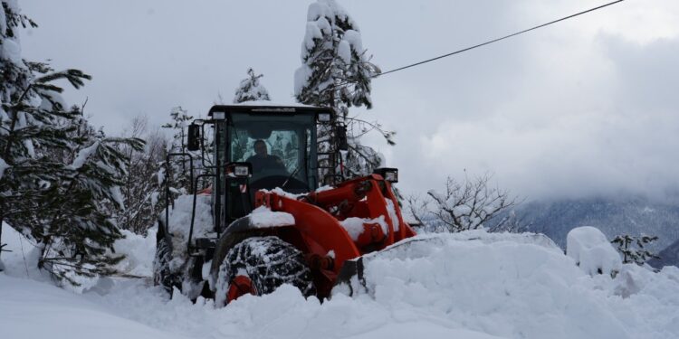 Kastamonu Kara Kışa Teslim, Yüzlerce Köye Ulaşım Sağlanamıyor