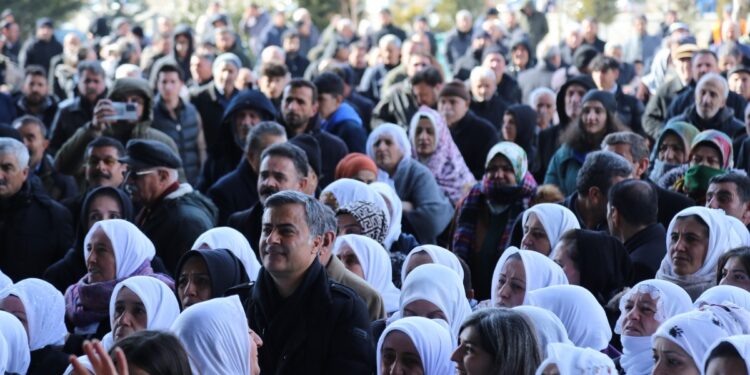 Kayyıma tepki büyüyor: Belediyeler halkındır