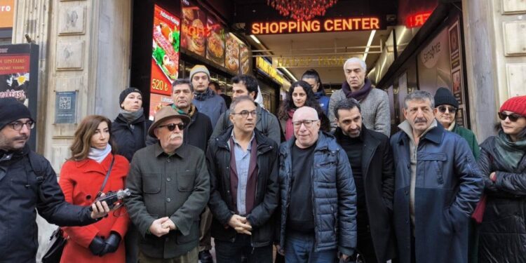 Kazım Öz’ün ‘Oy’una Geldik’ filmine bakanlıktan yasak