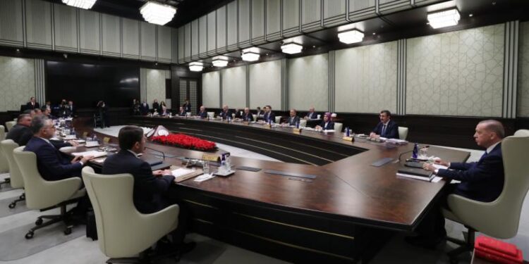 Kulis: İki bakan görevden alınıyor