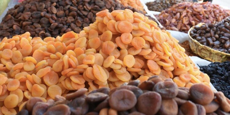 Kuru kayısı ihracatından 6 ayda 240 milyon 57 bin dolar gelir elde edildi