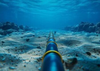 Meta, denizin altına 50 bin kilometre internet kablosu döşeyecek