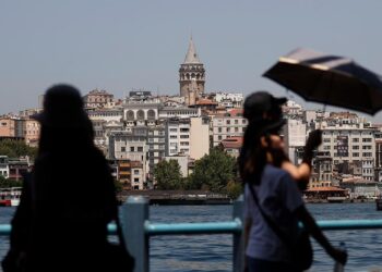 Meteoroloji Tarih Verdi: Kar Yerini Güneşe Bırakıyor