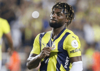 Napoli'ye Transferi Suya Düşen Maximin Kafaları Karıştırdı: 'Yakında Her Şeyi Açıklayacağım'