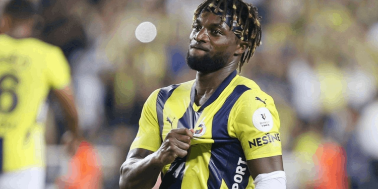 Napoli'ye Transferi Suya Düşen Maximin Kafaları Karıştırdı: 'Yakında Her Şeyi Açıklayacağım'
