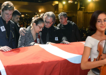 Ödüllü Keman Sanatçısına Acı Veda! Laçin Akyol Gözyaşlarıyla Son Yolculuğuna Uğurlandı