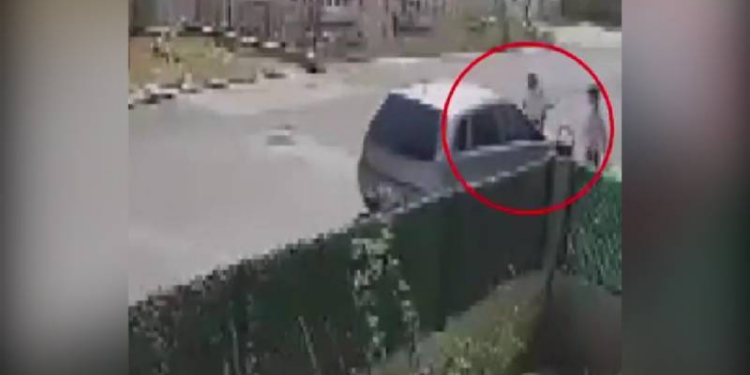 Oğlunu ağlatan çocuğu arabasıyla ezen kadına 2 yıl 11 ay hapis cezası!