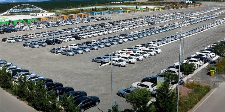 Otomobil pazarında daralma sinyali