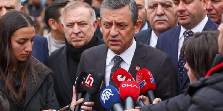 Özel’den Erdoğan’a: Nasıl buna sessiz kalıyorsun?