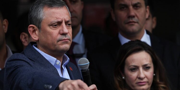 Özel'den kayyım tepkisi: Bunun hesabını soracağız