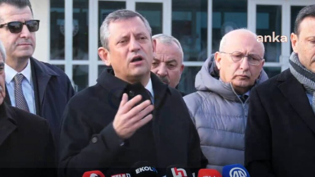 Özgür Özel Silivri Cezaevi Ziyareti Sonrası Açıklama Yapıyor