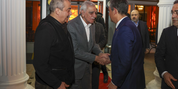 Özgür Özel'den Ahmet Türk'e Geçmiş Olsun Ziyareti