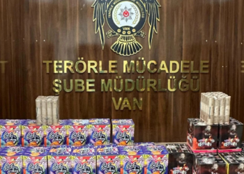 Polisin Çevirdiği Araçta Bulundu, Tam Bin 568 Tane