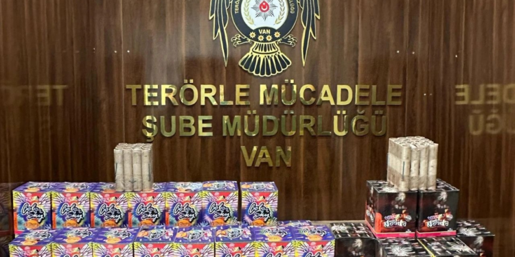 Polisin Çevirdiği Araçta Bulundu, Tam Bin 568 Tane